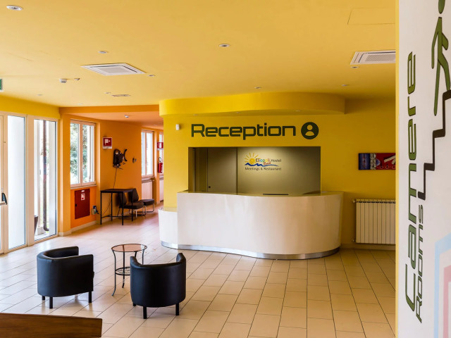 media.Slide-Hall1Eliopolibeachostel-Pisa