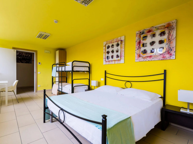 media.Slide-Camere3Eliopolibeachostel-Pisa